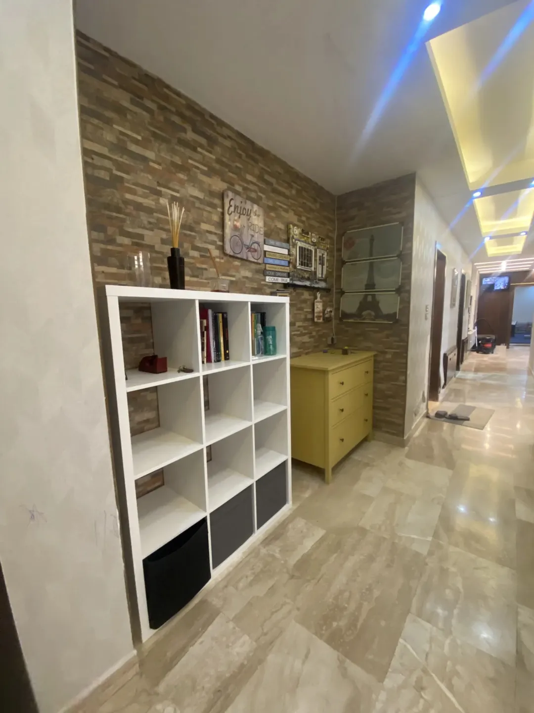 شقة أرضية فاخرة للإيجار في أم السماق، عمان