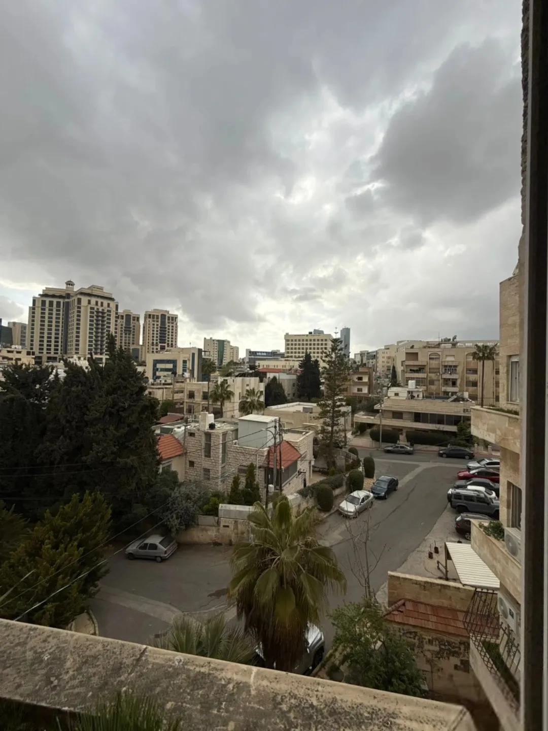 شقة فاخرة محدثة ومجهزة للانتقال بموقع استثنائي