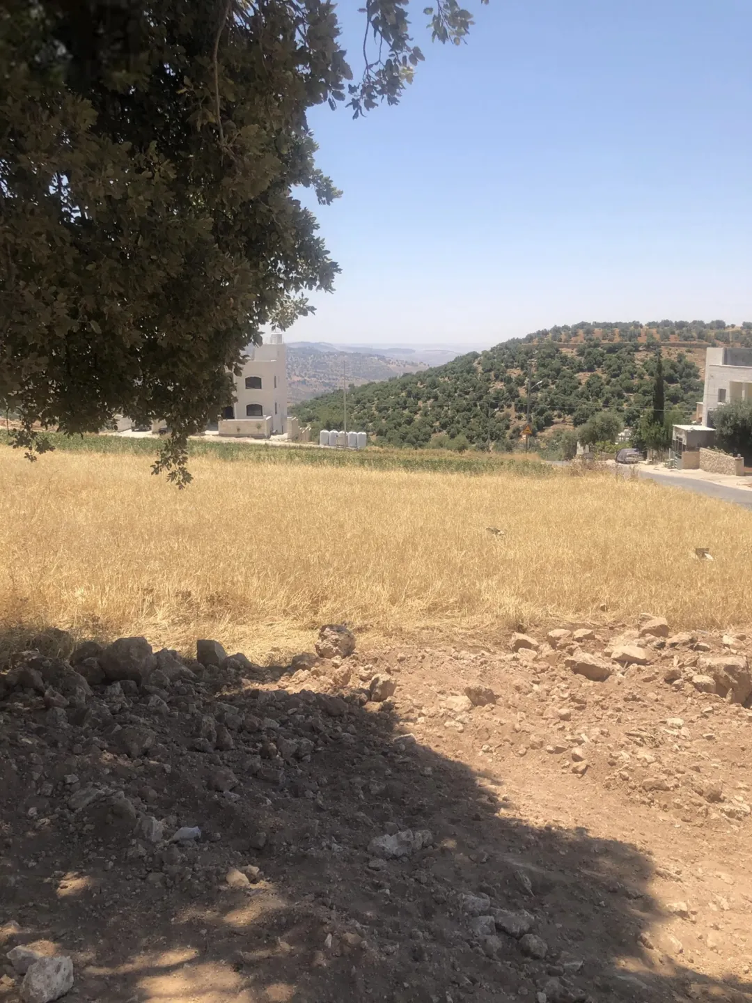 أرض سكنية مميزة للبيع في بدر الجديدة – إطلالة بانورامية