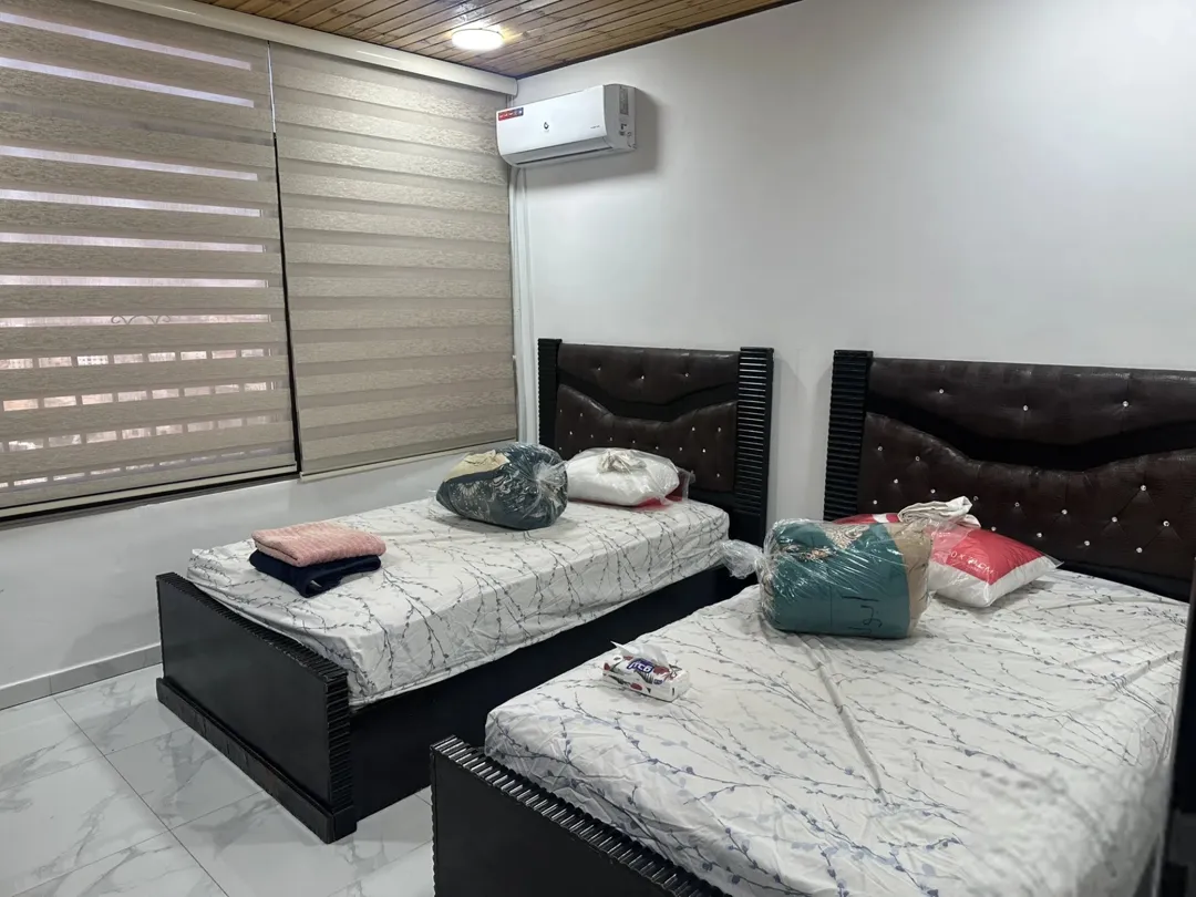 روف مفروش فاخر مع قرميد جديد للإيجار في الجبيهة – عمان | ID 917771