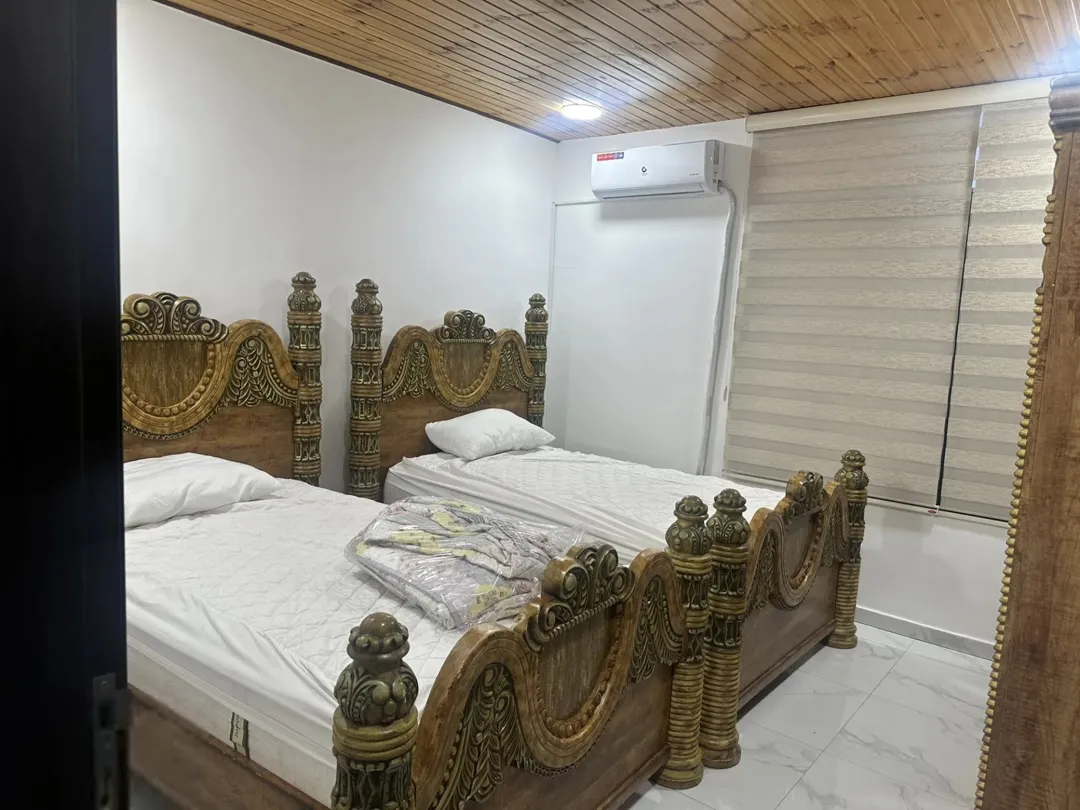 روف مفروش فاخر مع قرميد جديد للإيجار في الجبيهة – عمان | ID 917771