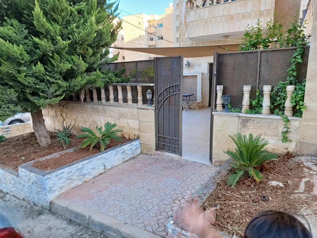 شقة أرضية فاخرة في الجبيهة مدخل خاص | ID 746591