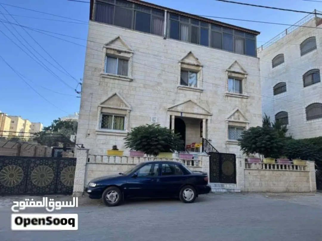 عمارة ياسمين طابقان مع رووف ساحر بسعر حرّ يعكس المرونة