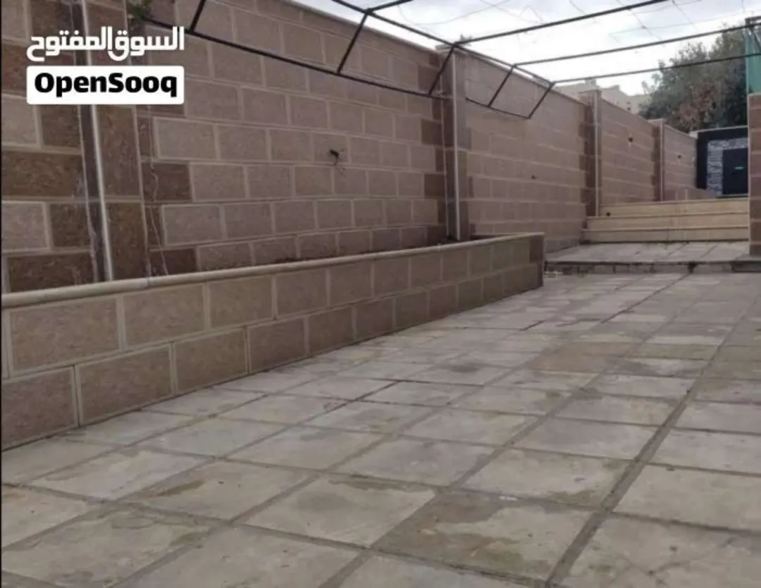 عمارة ياسمين طابقان مع رووف ساحر بسعر حرّ يعكس المرونة