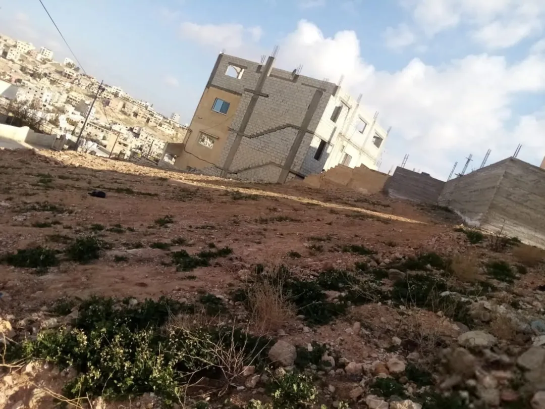 أرض سكنية للبيع في الزرقاء – جبل الأمير حمزة