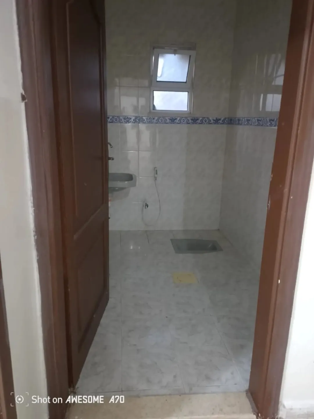 بيت للبيع منزل ثلاثي الطوابق الفاخر