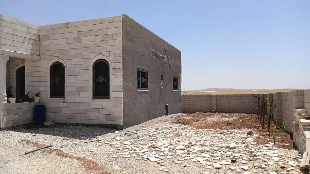 منزل للبيع في الهاشمية – الهرشة – الذهيبة الغربية