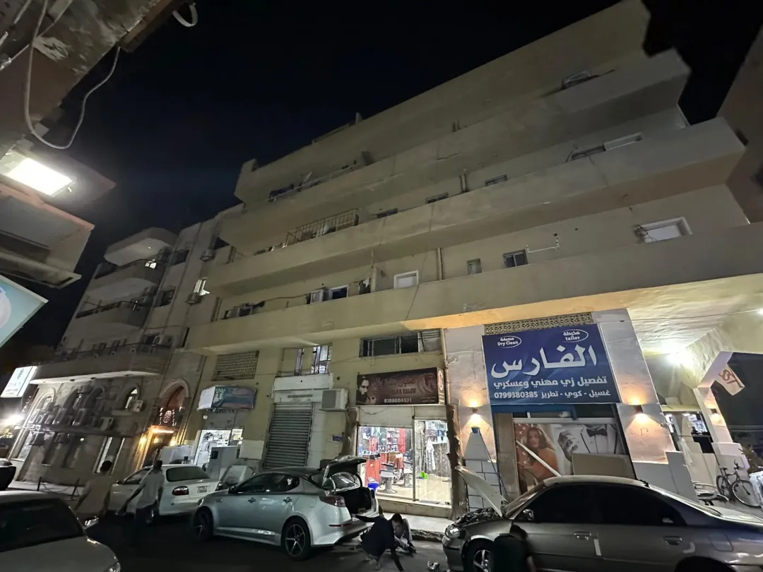 عماره تجاري خلف شارع الحمامات التونسيه في العقبه ، للبيع مباشره واستثمار ممتاز