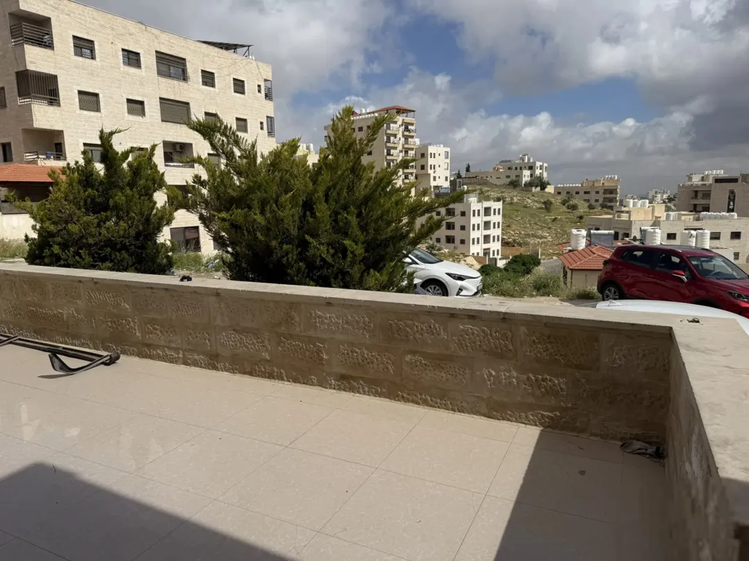 شقة للبيع طابق ارضي بسعر مغري
