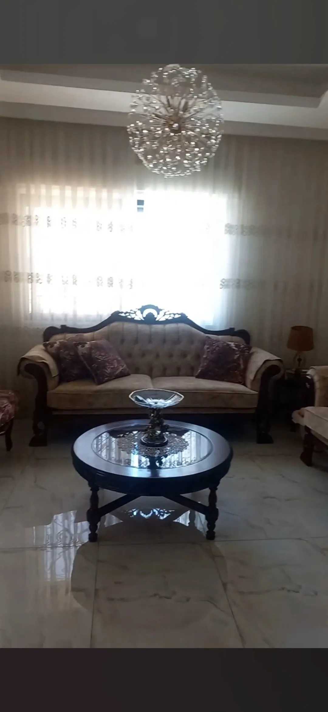 شقة مميزة للبيع في عمان الغربية طابق أول