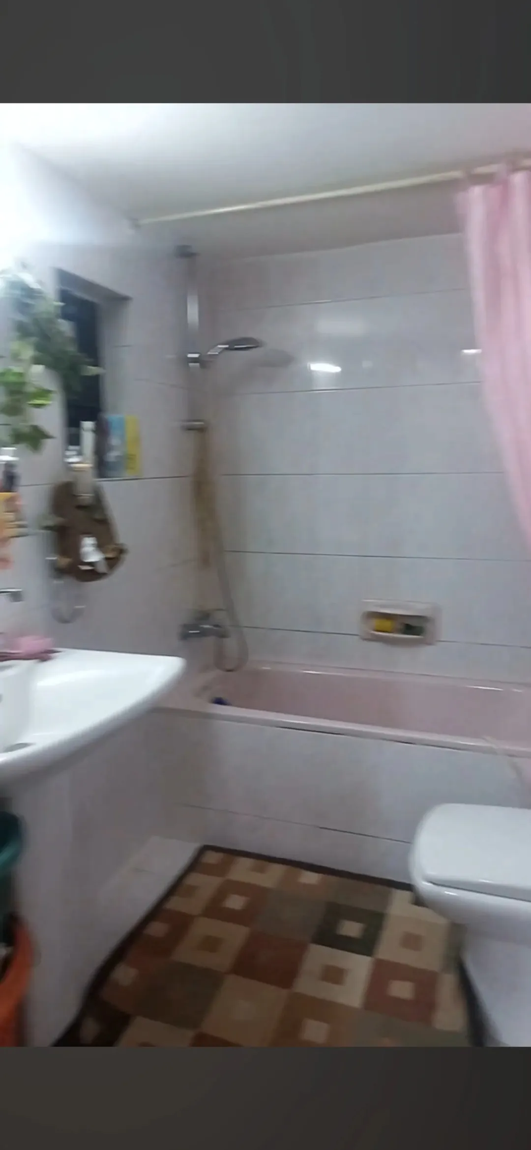 شقة مميزة للبيع في عمان الغربية طابق أول