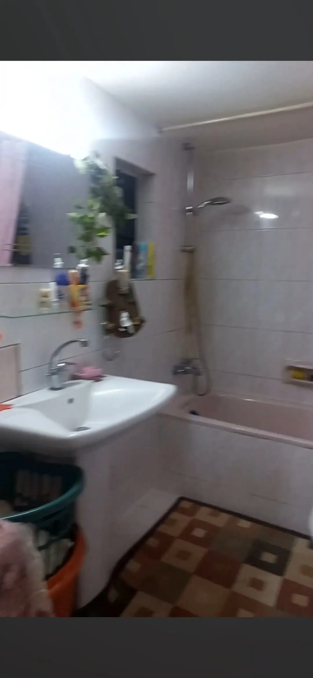 شقة مميزة للبيع في عمان الغربية طابق أول