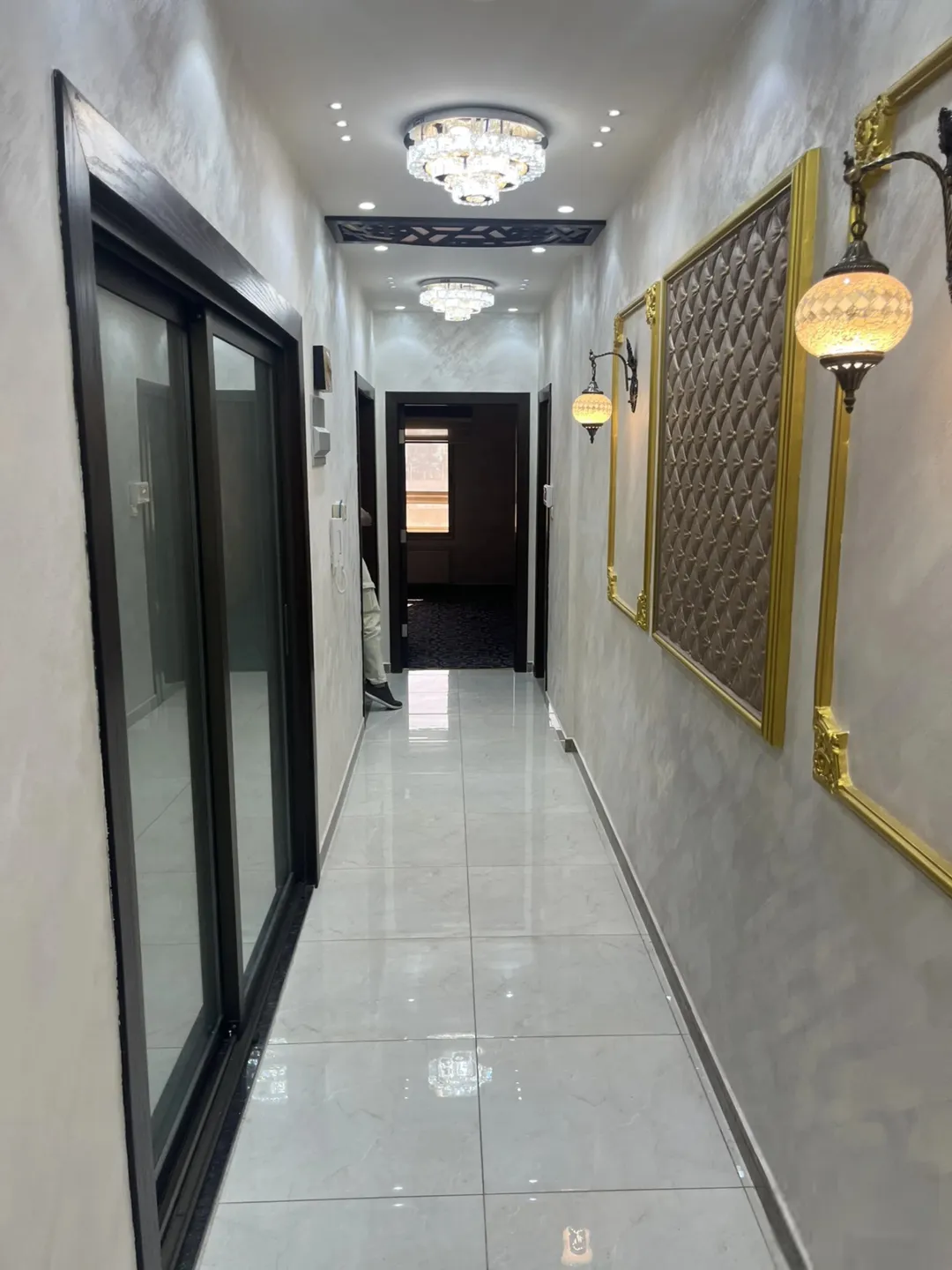 شقة فاخرة وواسعة للبيع في طبربور