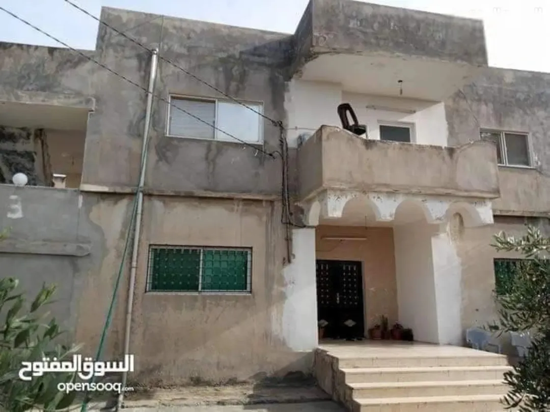 بيت طابقين للبيع في غرب اربد