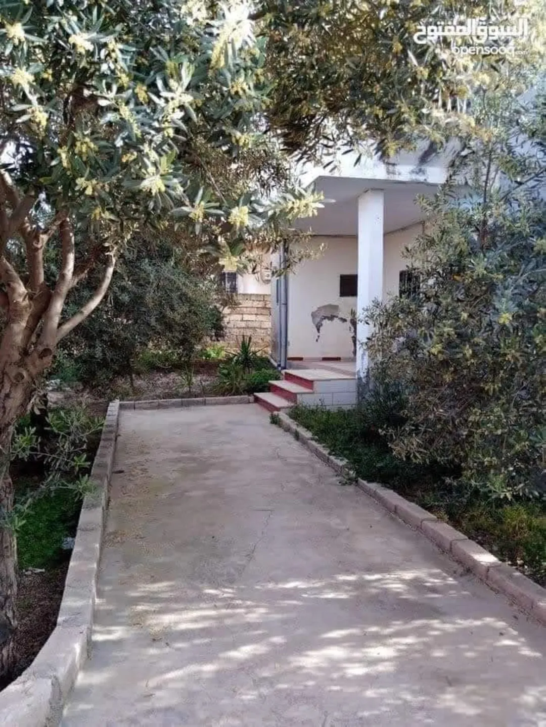 بيت طابقين للبيع في غرب اربد