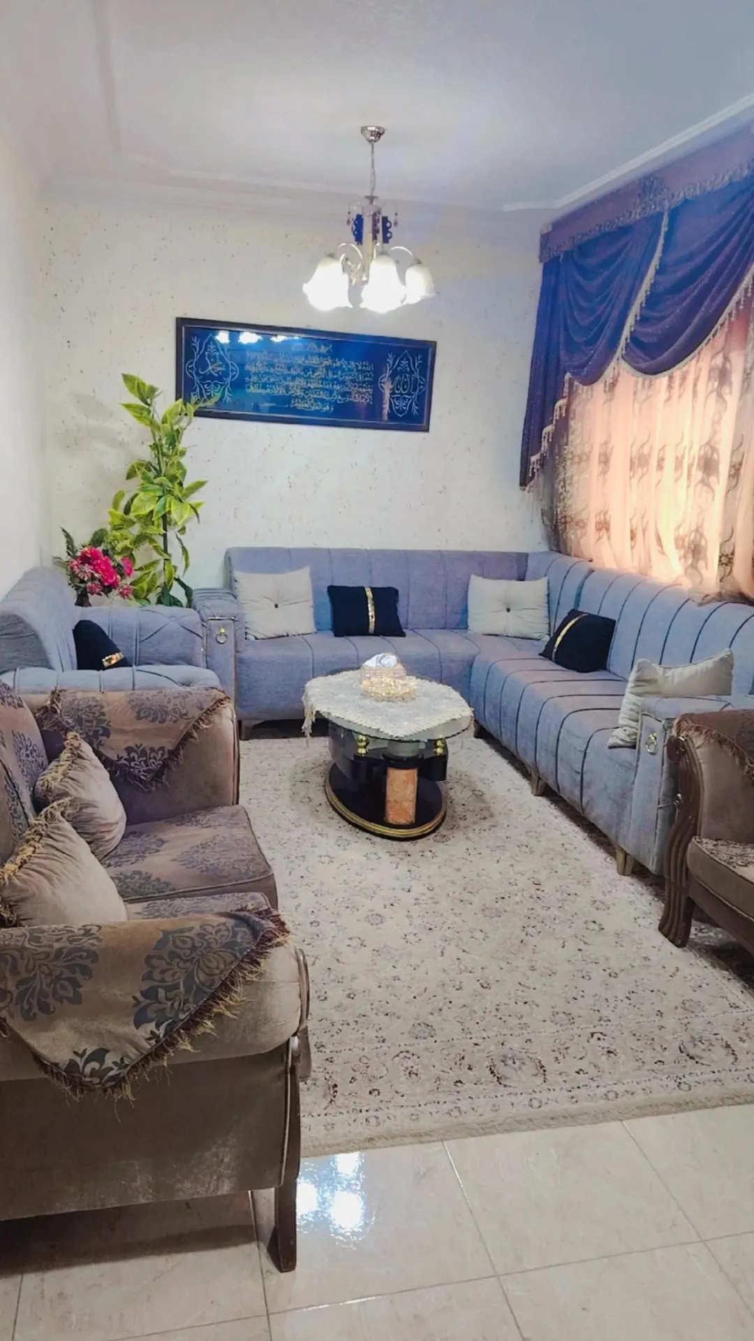 شقة مميزة للبيع في عين الباشا