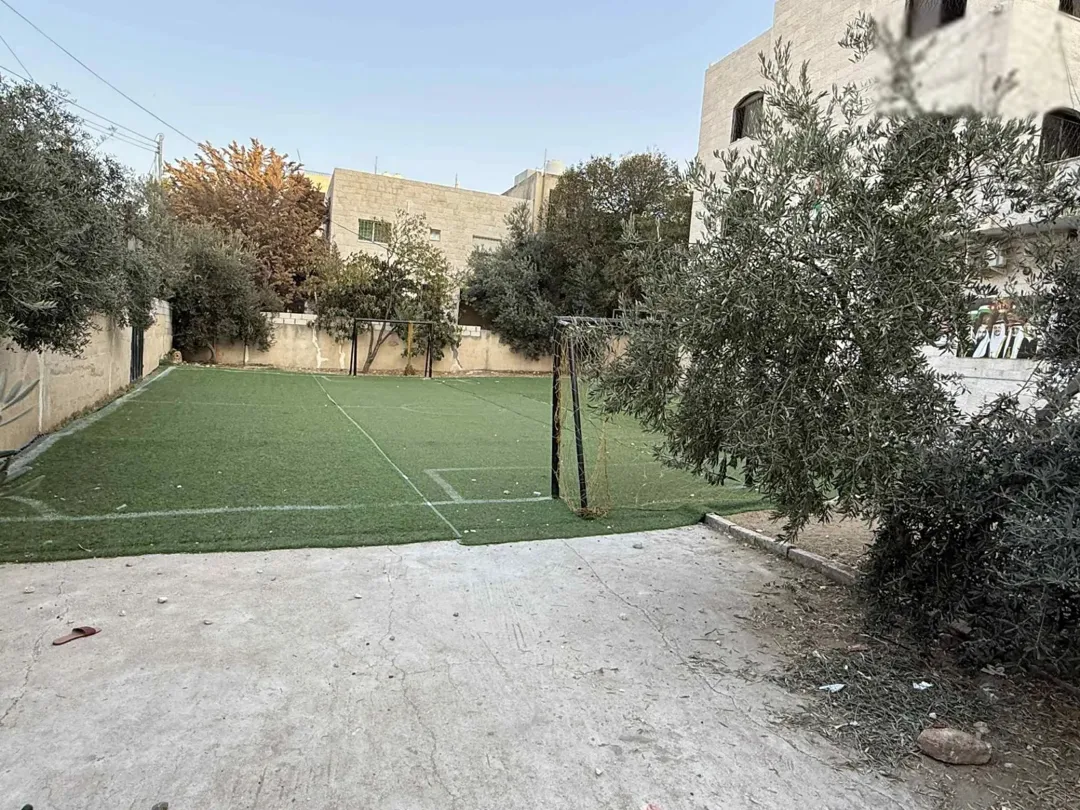 فيلا سكنية وتجارية للبيع في إربد – الحي الجنوبي
