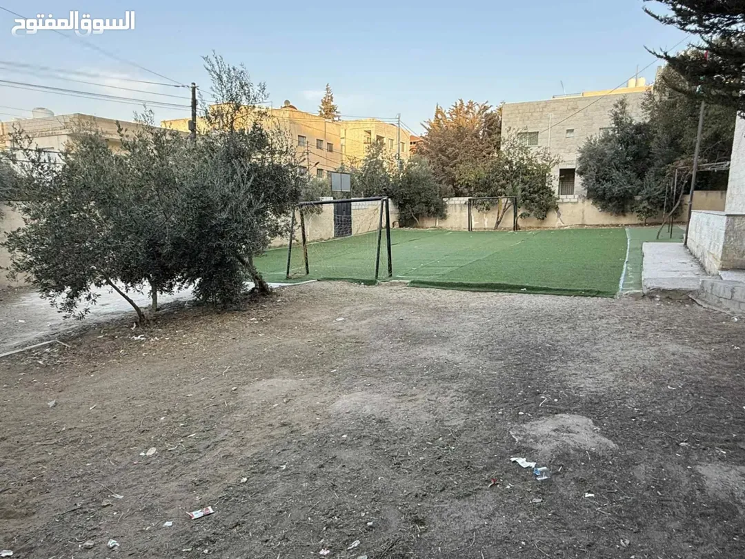 فيلا سكنية وتجارية للبيع في إربد – الحي الجنوبي