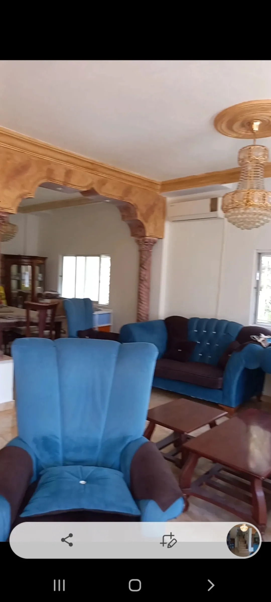 منزل مستقل دوبلكس أمريكي طابقين واجهة أمامية من الحجر وساحة