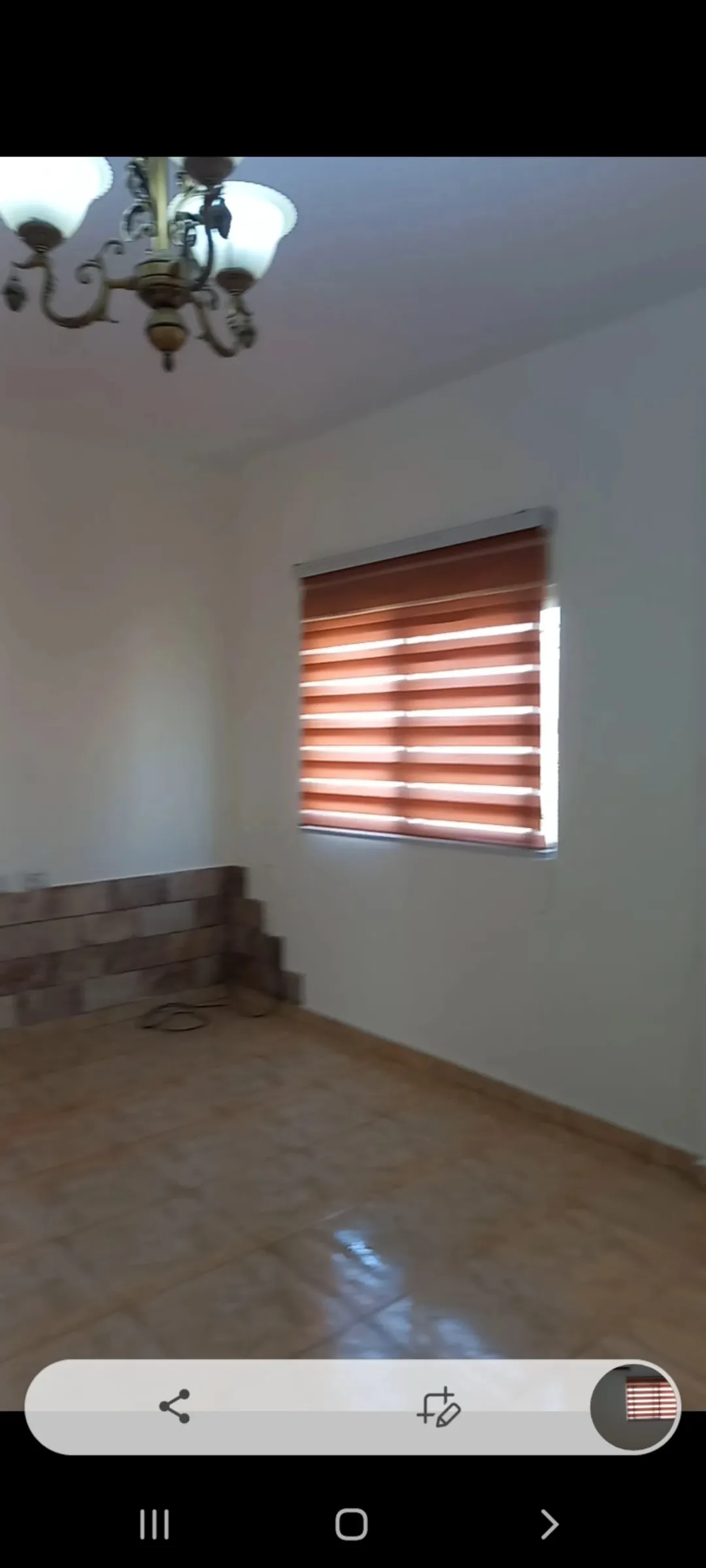 منزل مستقل دوبلكس أمريكي طابقين واجهة أمامية من الحجر وساحة