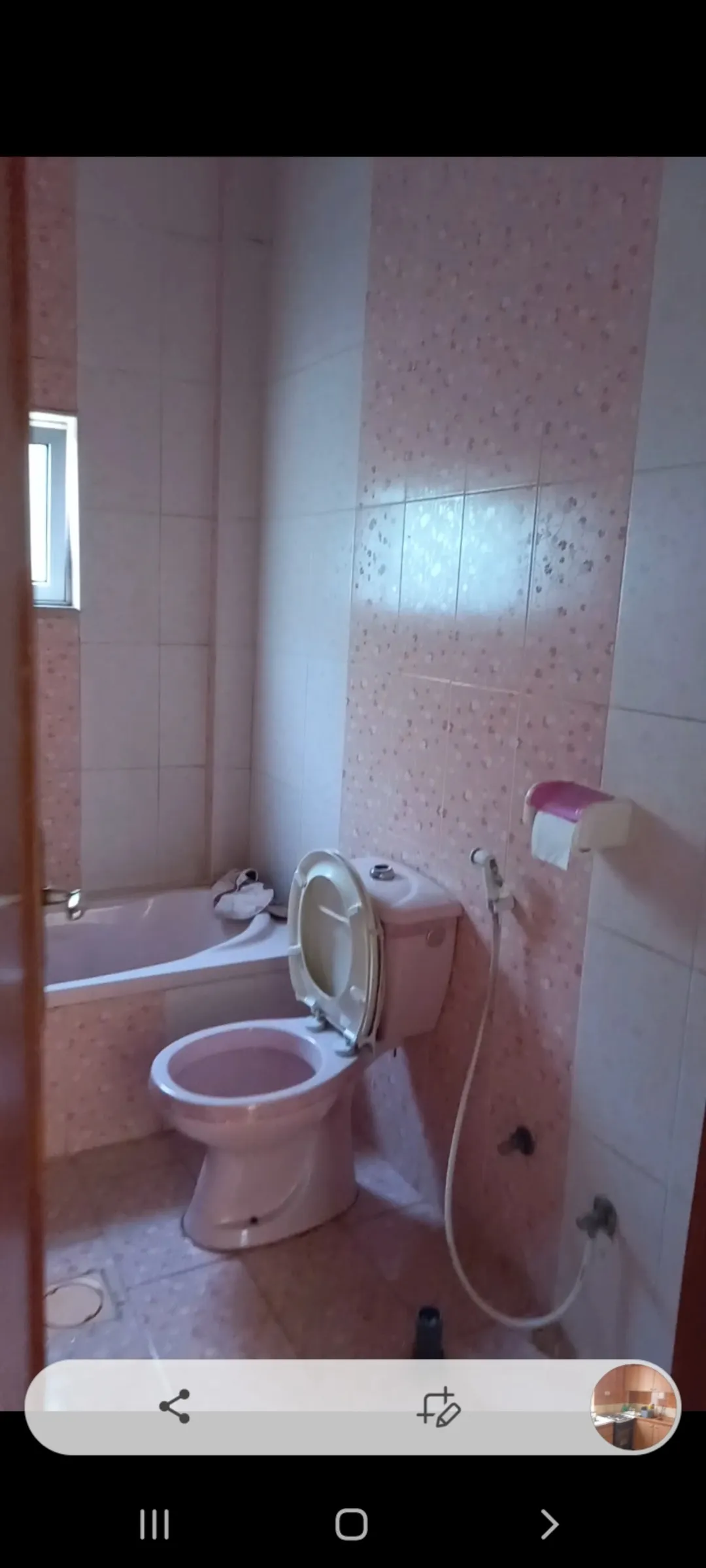 منزل مستقل دوبلكس أمريكي طابقين واجهة أمامية من الحجر وساحة