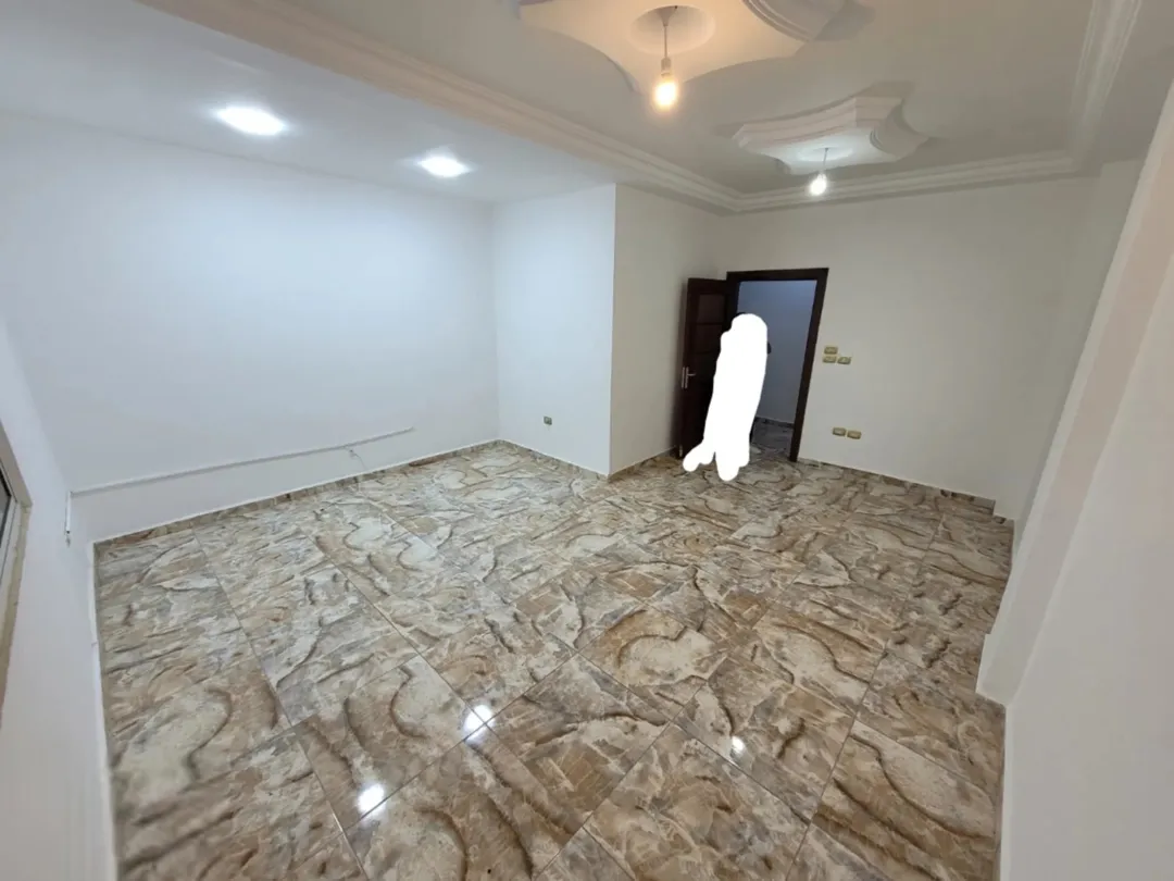شقة مميزة للبيع في عرجان الشرقية بموقع استراتيجي