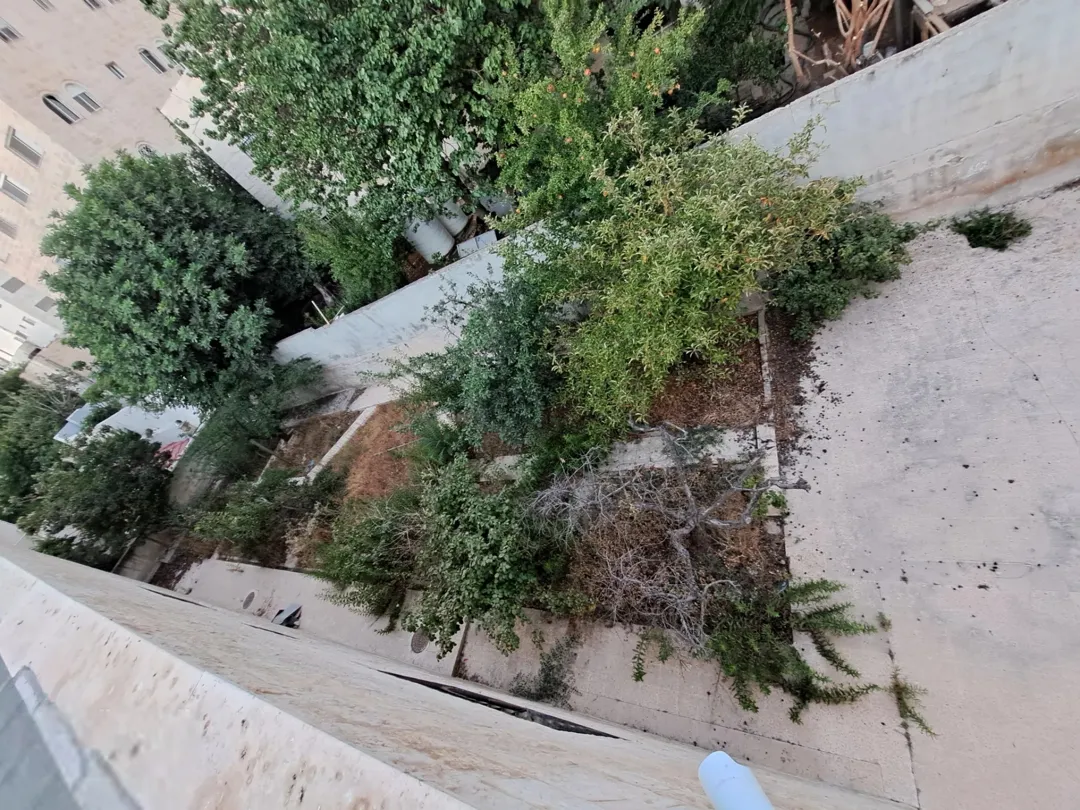 منزل مستقل للبيع الجبيهة/ دوار المنهل- للبيع المستعجل في منطقة هادئة بمساحة ارض دونم و بناء 500م .