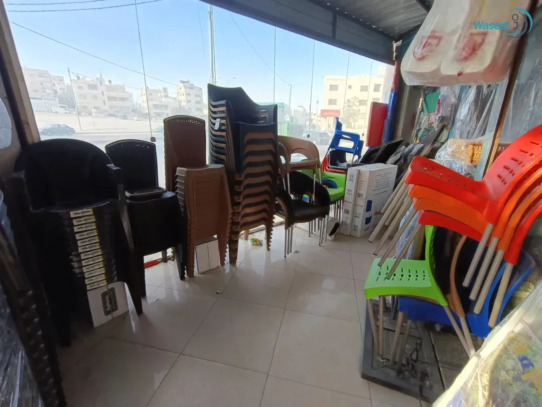 محل تجاري للبيع يعمل بشكل ممتاز،،