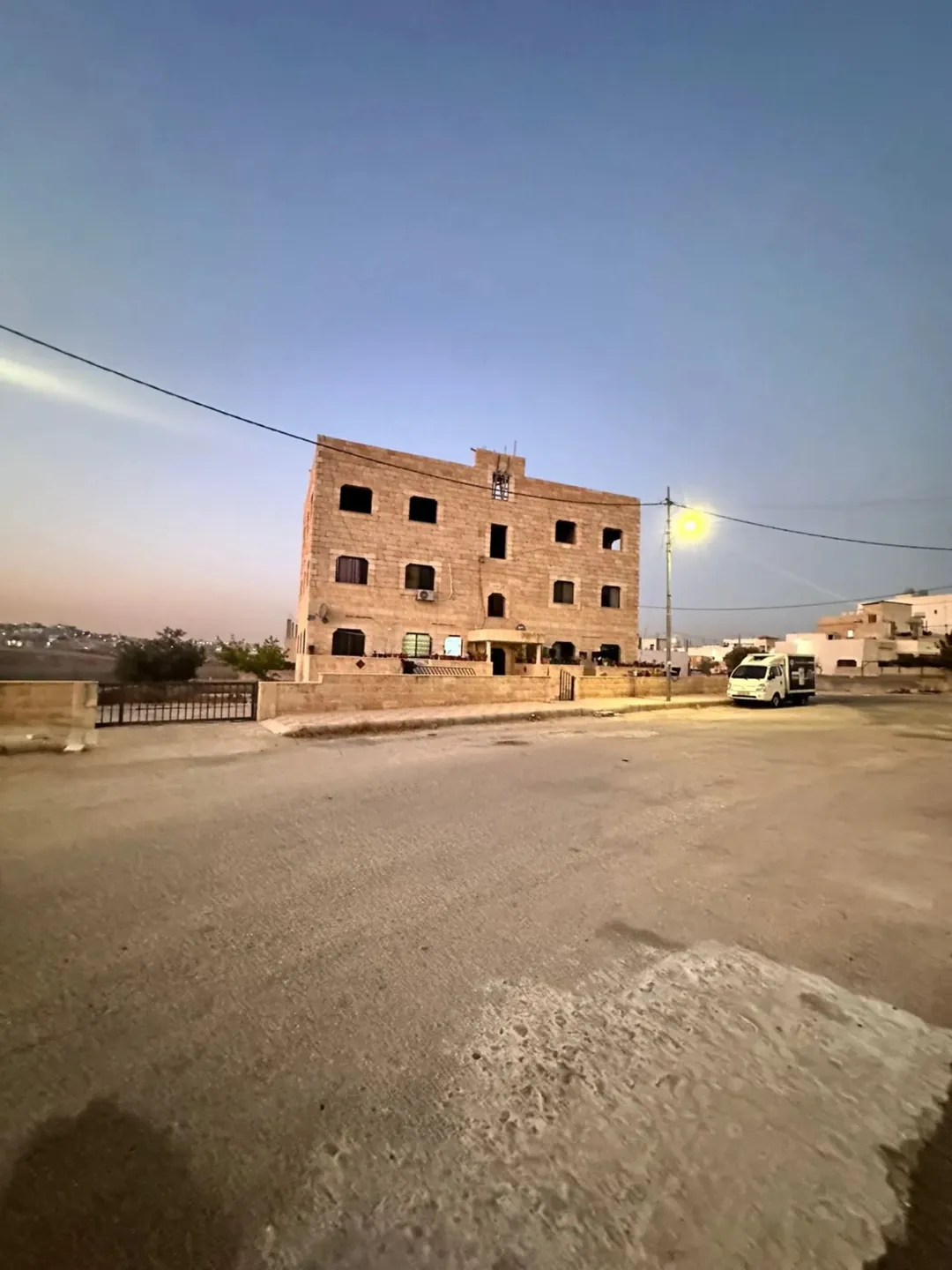 عمارة استثمارية للبيع في ماركا الجنوبية – عمان