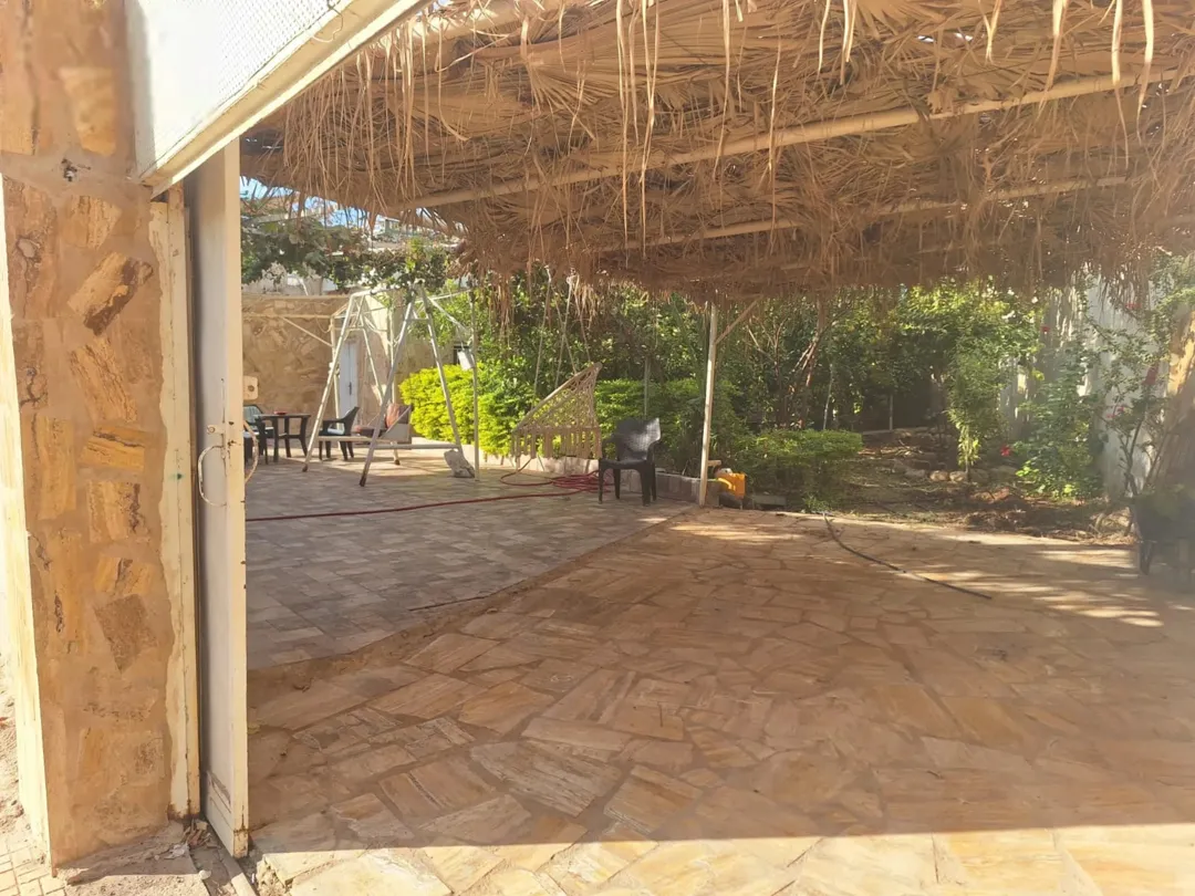 بيت مستقل مع مسبح