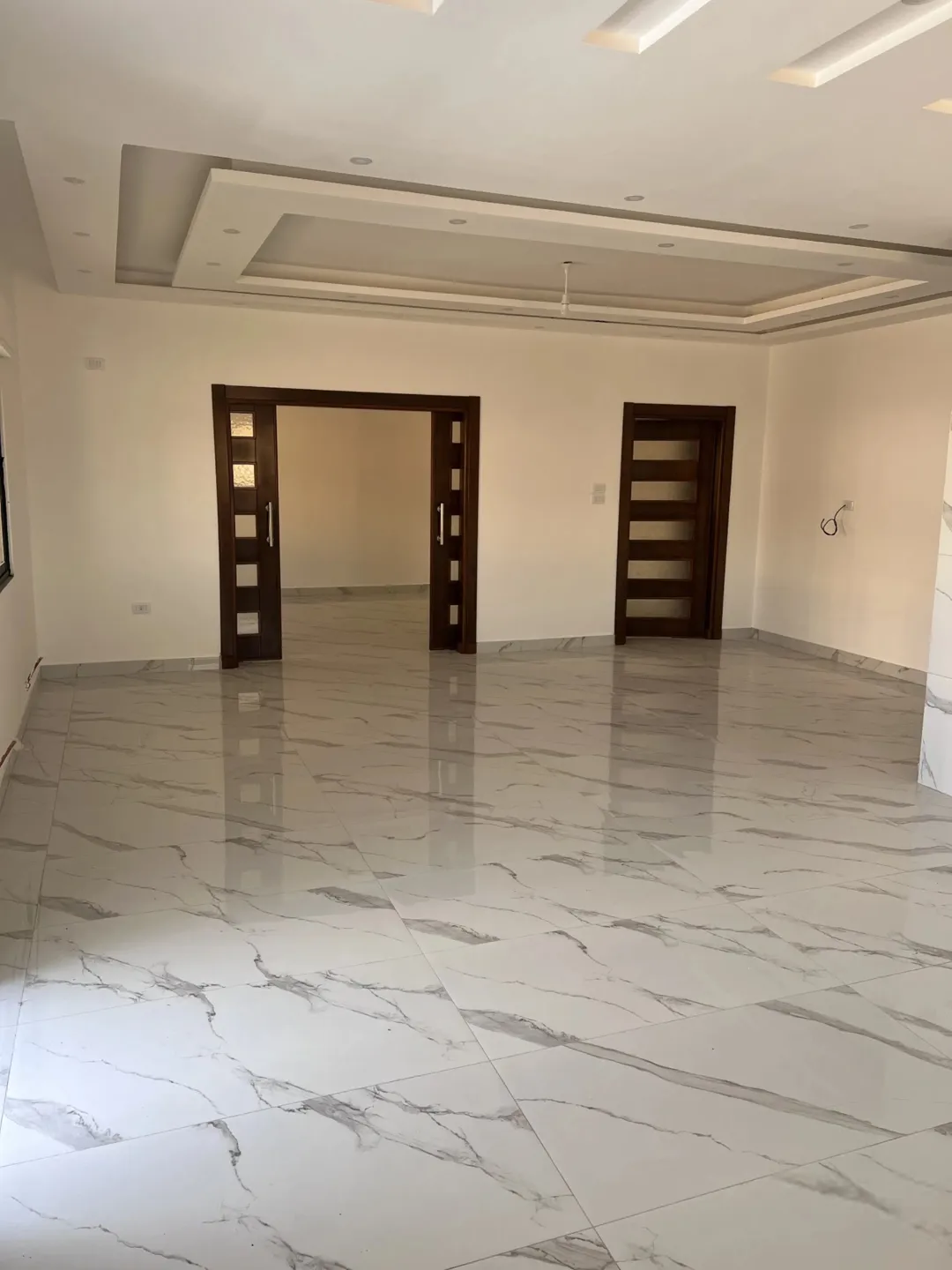 شقة طابق ارضي – 430 متر مميزه للبيع تشطيب فلل شركة حسام الجمزاوي للإسكان