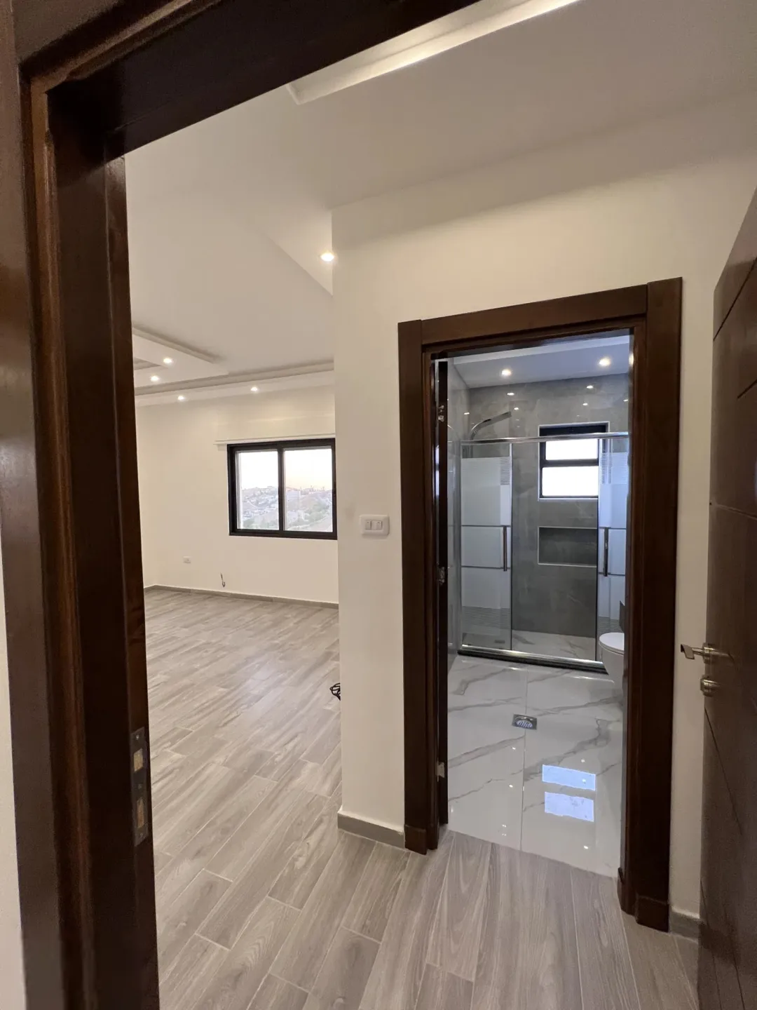 شقة طابق ارضي – 430 متر مميزه للبيع تشطيب فلل شركة حسام الجمزاوي للإسكان