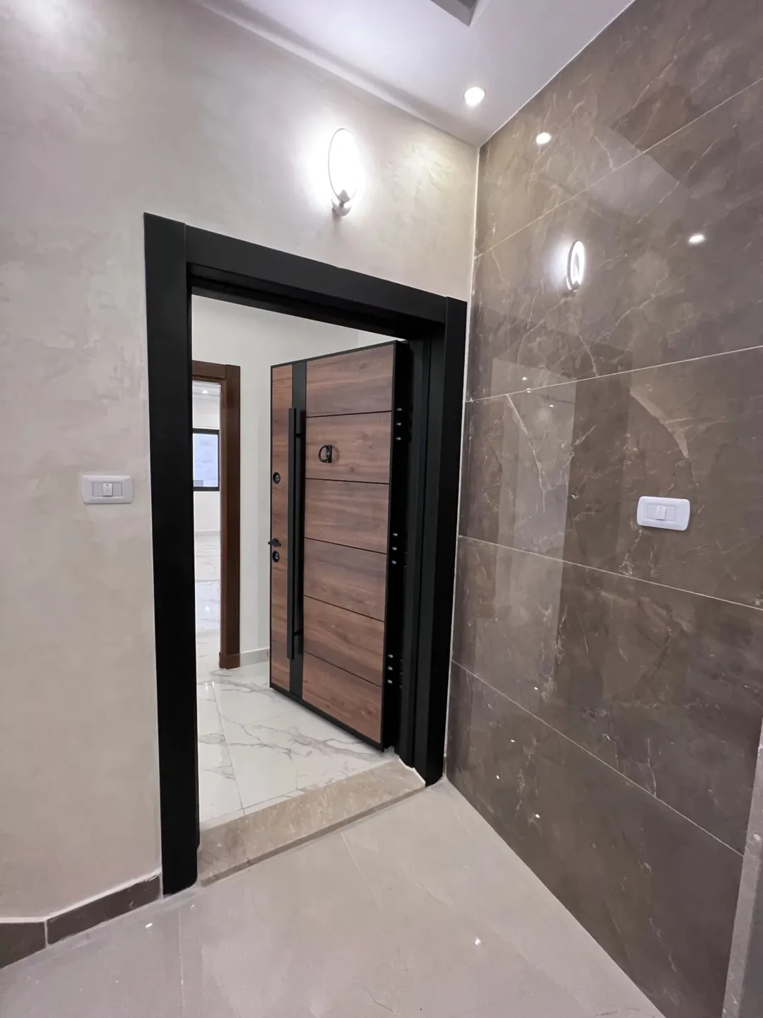 شقة طابق ارضي – 430 متر مميزه للبيع تشطيب فلل شركة حسام الجمزاوي للإسكان