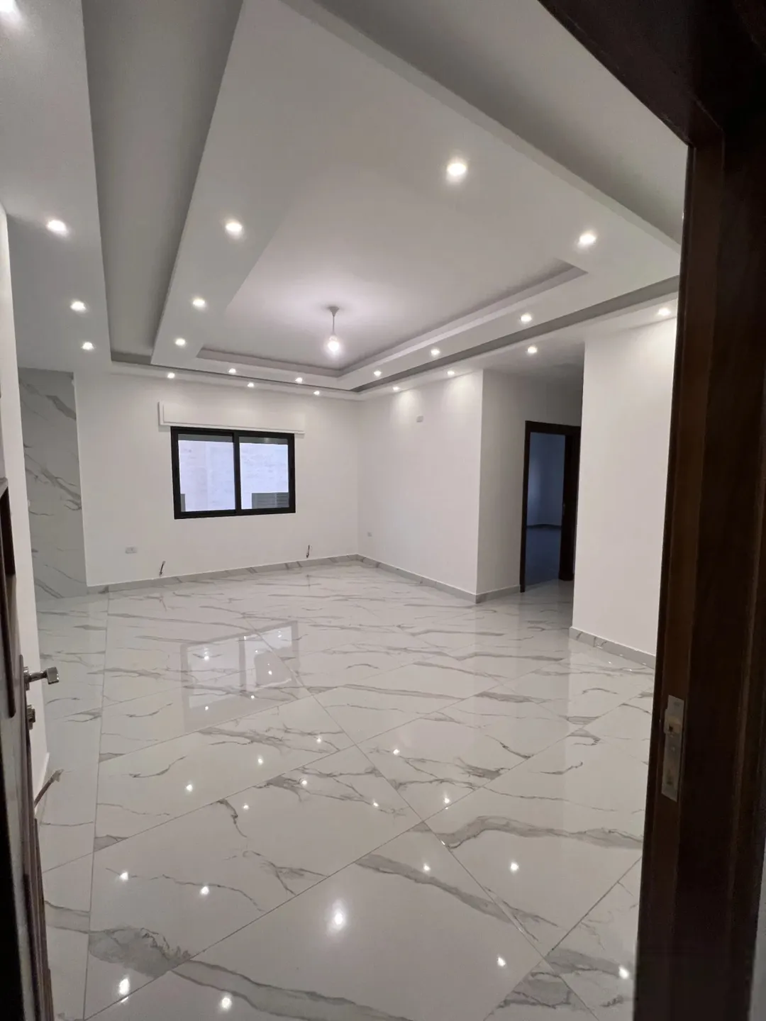 شقة طابق ارضي – 430 متر مميزه للبيع تشطيب فلل شركة حسام الجمزاوي للإسكان