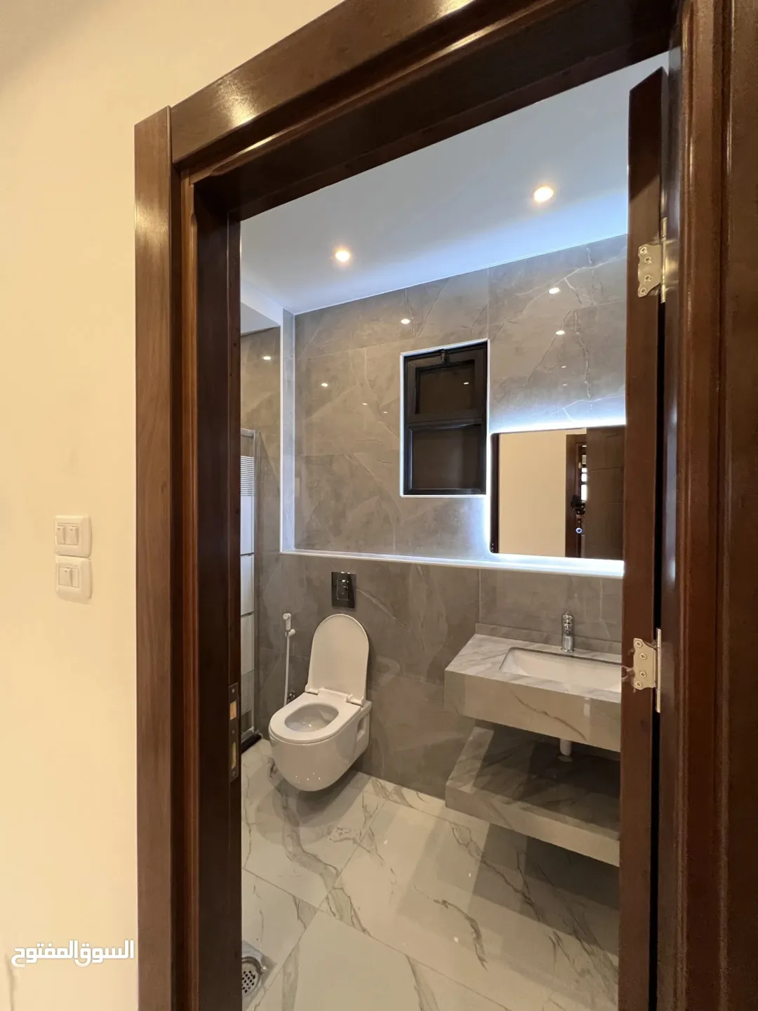 شقة طابق ارضي – 430 متر مميزه للبيع تشطيب فلل شركة حسام الجمزاوي للإسكان