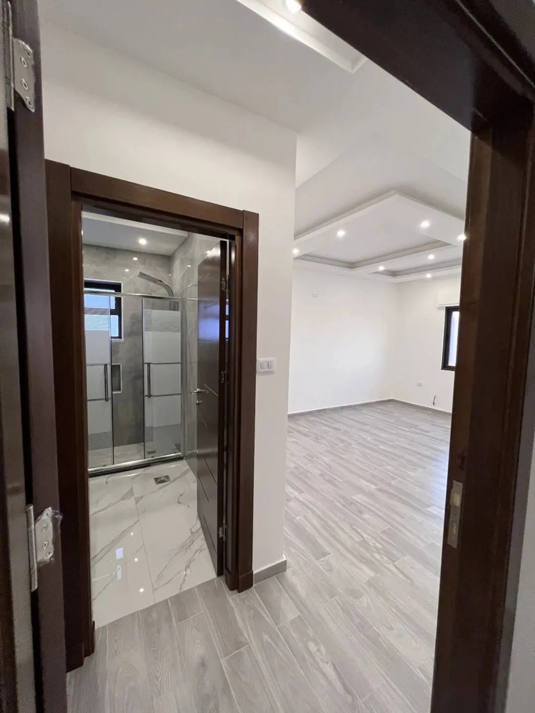 شقة طابق ارضي – 430 متر مميزه للبيع تشطيب فلل شركة حسام الجمزاوي للإسكان