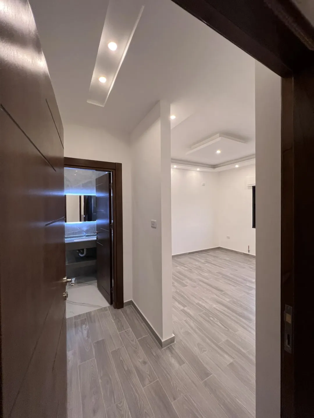 شقة طابق ارضي – 430 متر مميزه للبيع تشطيب فلل شركة حسام الجمزاوي للإسكان