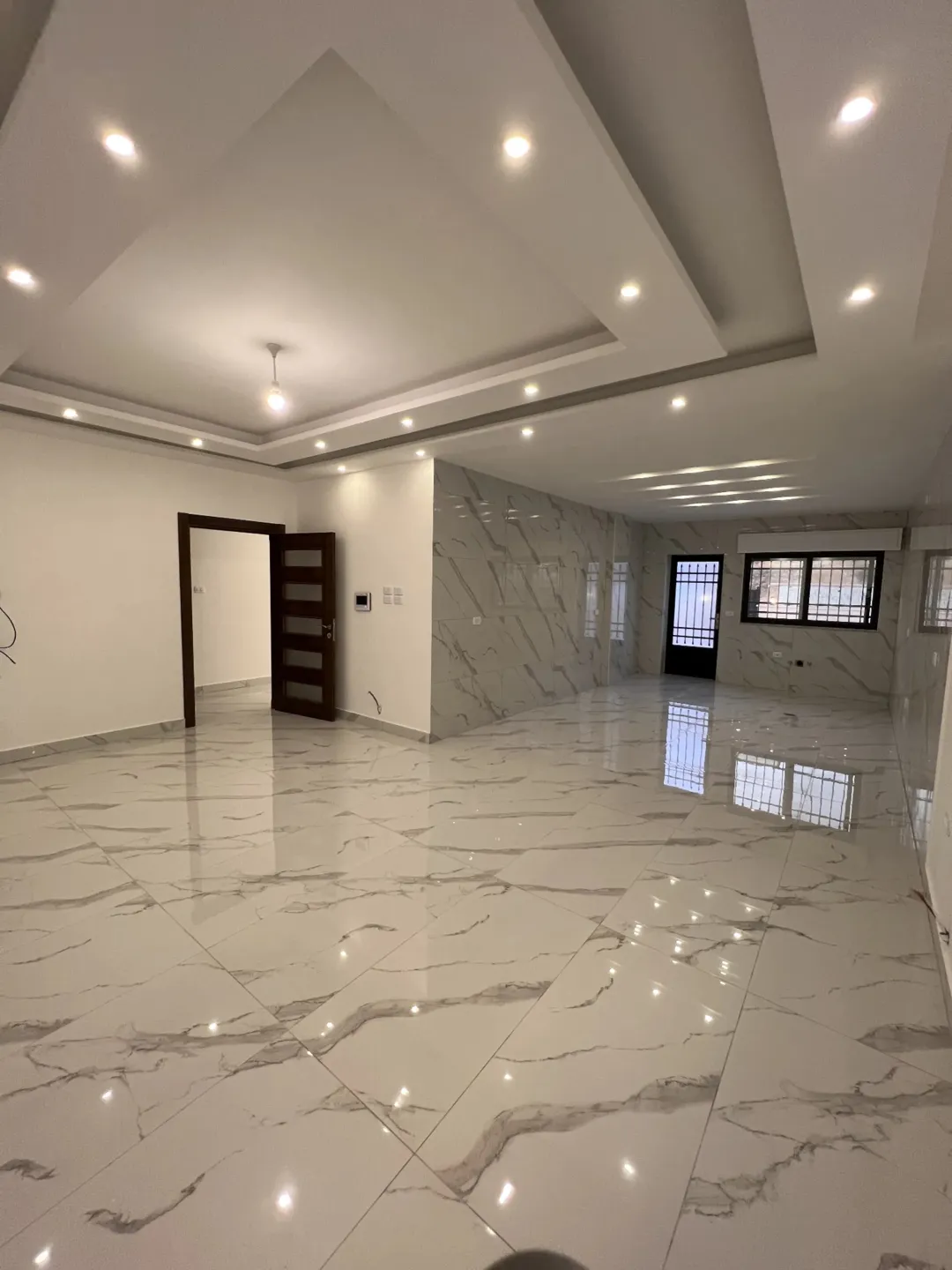 شقة طابق ارضي – 430 متر مميزه للبيع تشطيب فلل شركة حسام الجمزاوي للإسكان