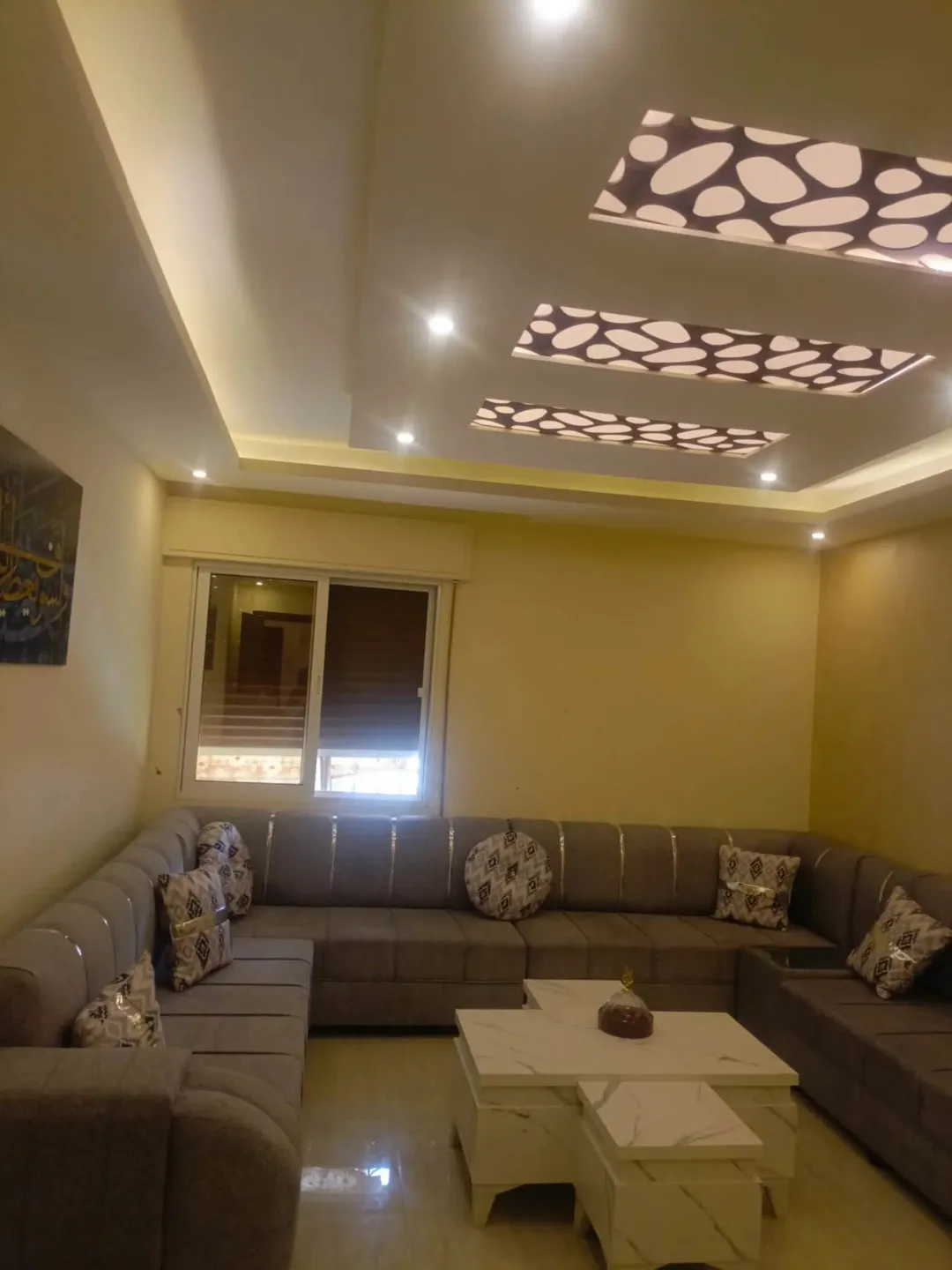 شقة الحي الشرقي خلف مدارس الجيل 150م وع الواقع157 طابق ارضي 3 حمامات 3غرف نوم غرفة ماستر صالون غرفة