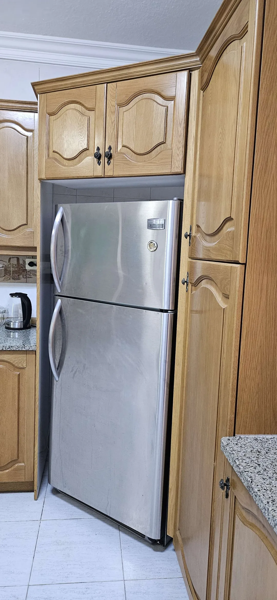شقة مفروشة عائلية فاخرة للإيجار – مساحة واسعة 220م² – عمان الاردن | ID 584689