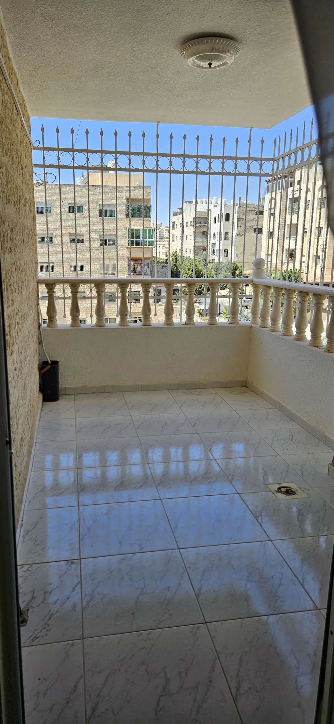 شقة مفروشة عائلية فاخرة للإيجار – مساحة واسعة 220م² – عمان الاردن | ID 584689