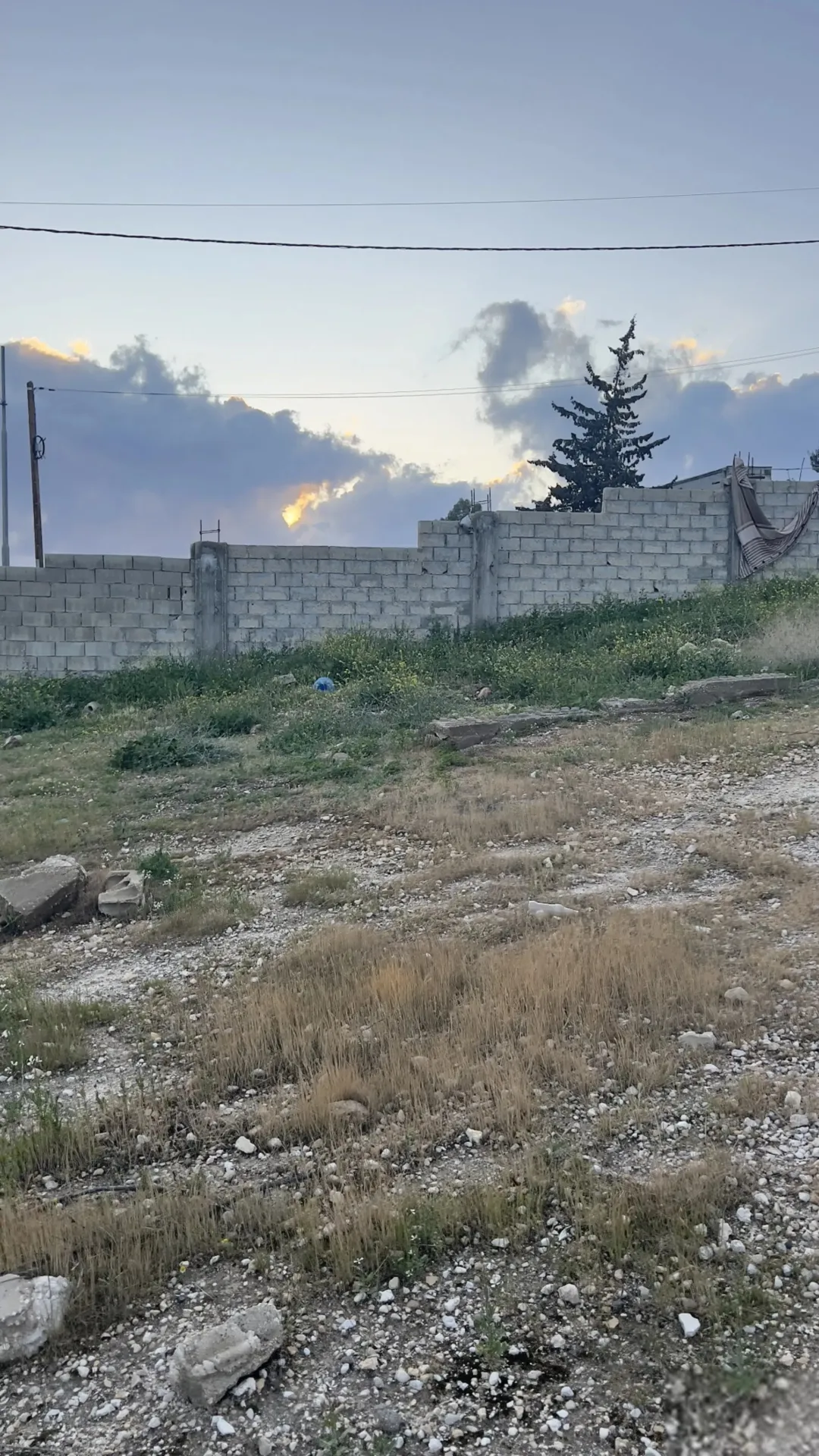 قطعة أرض بمساحة 1250 م2 في العبدلية بجانب مطل العبدليه و مدرسة المشاهير