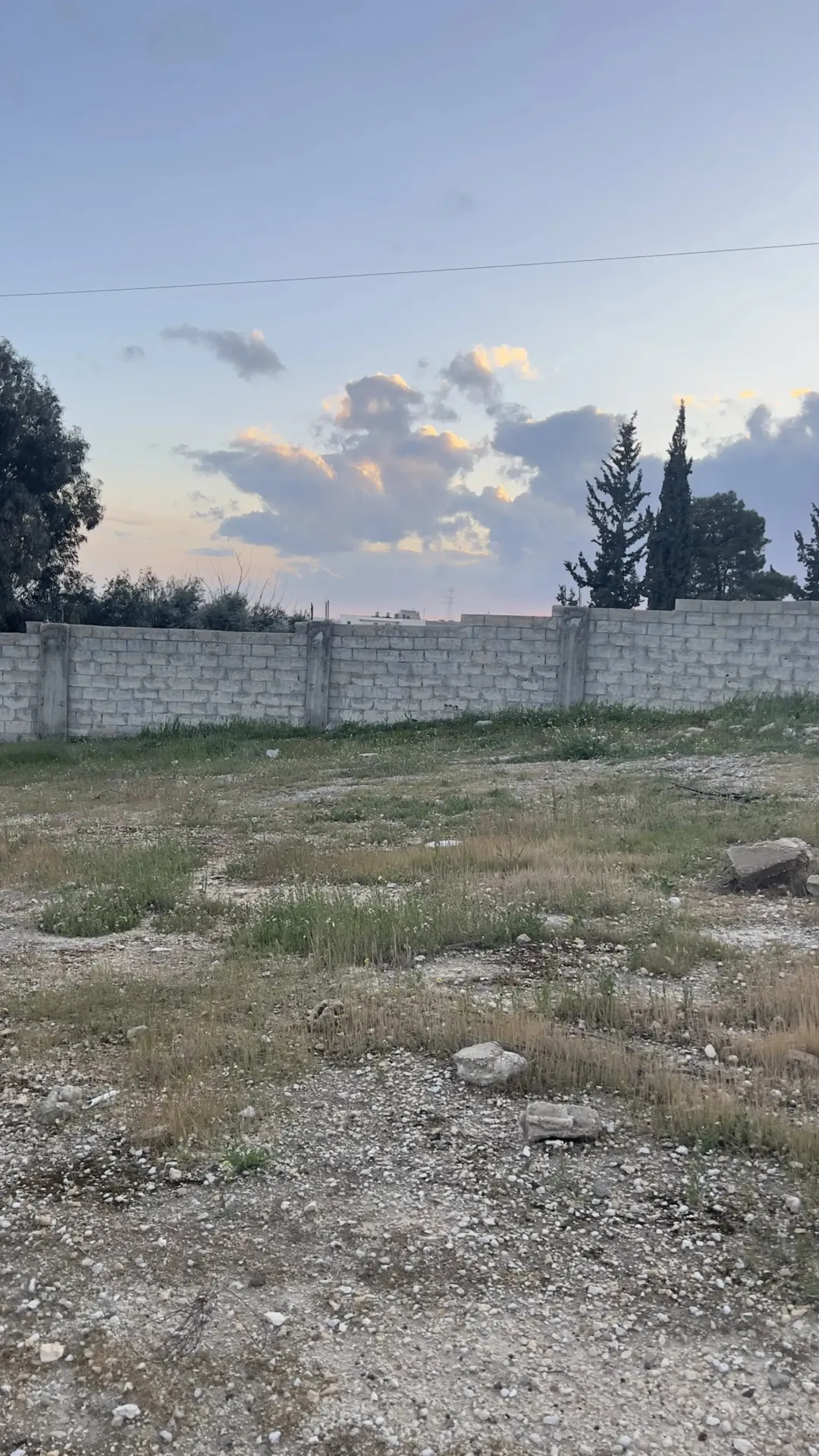 قطعة أرض بمساحة 1250 م2 في العبدلية بجانب مطل العبدليه و مدرسة المشاهير