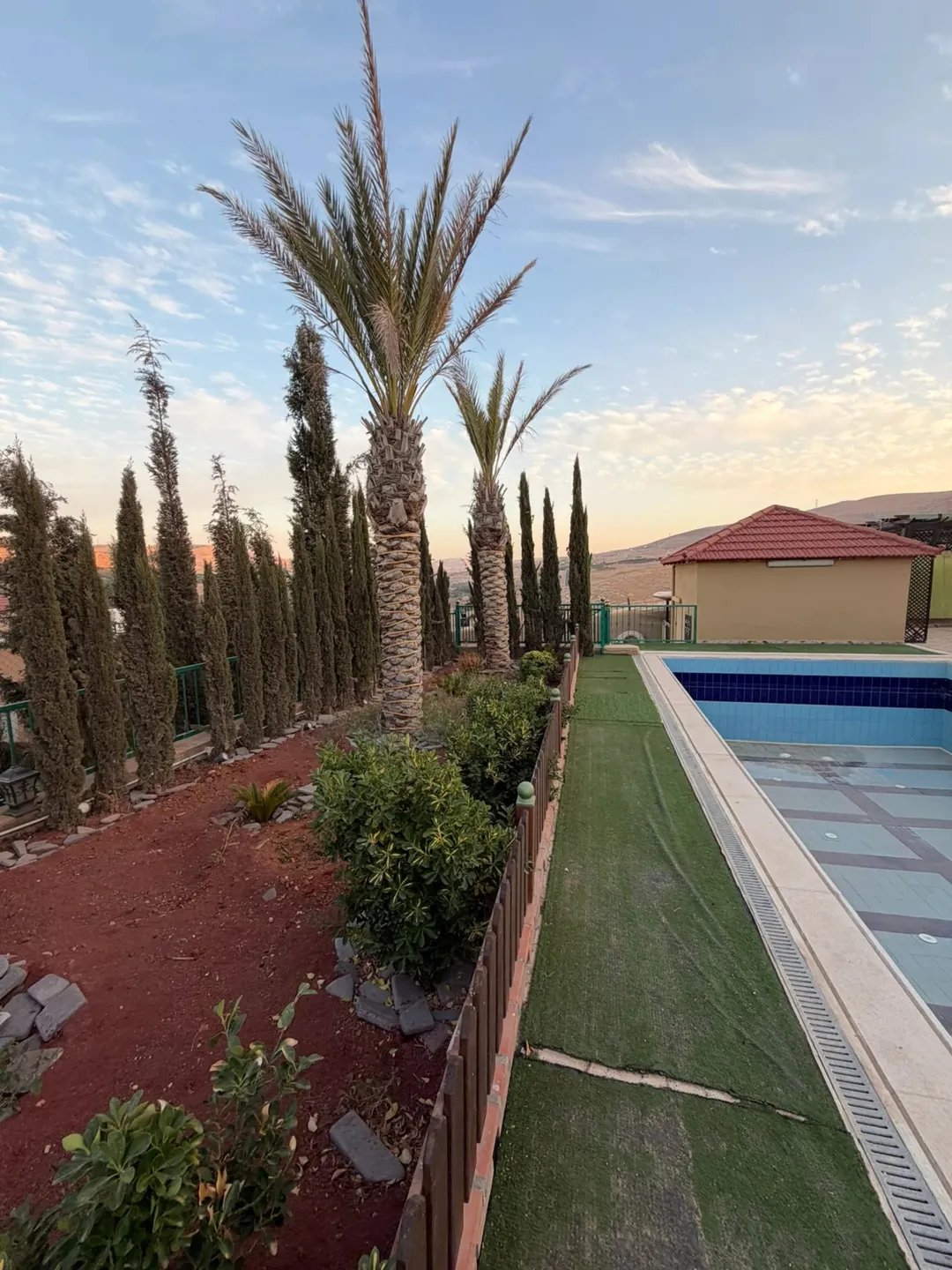 مزرعة حديثة وجديدة للبيع