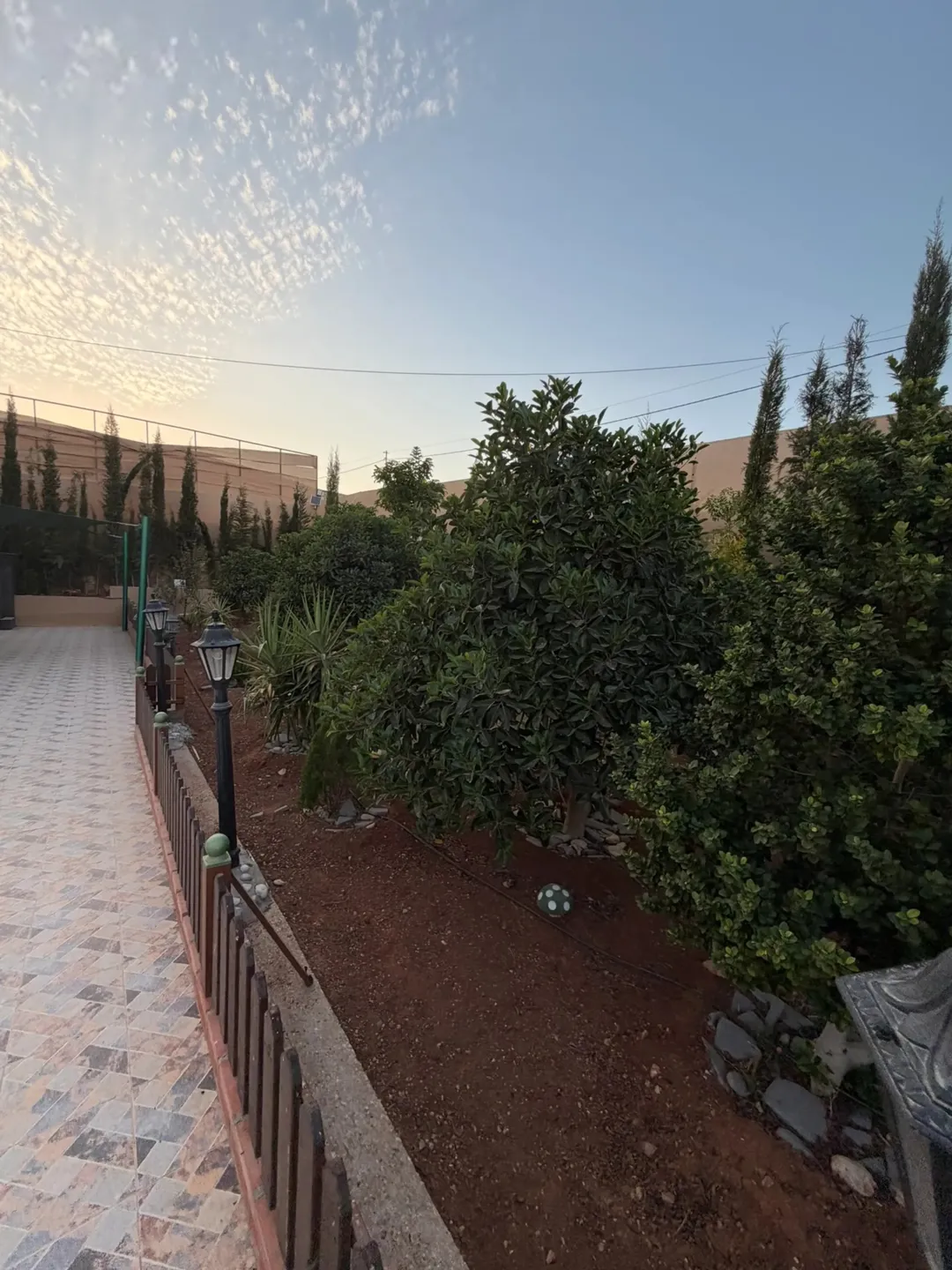 مزرعة حديثة وجديدة للبيع