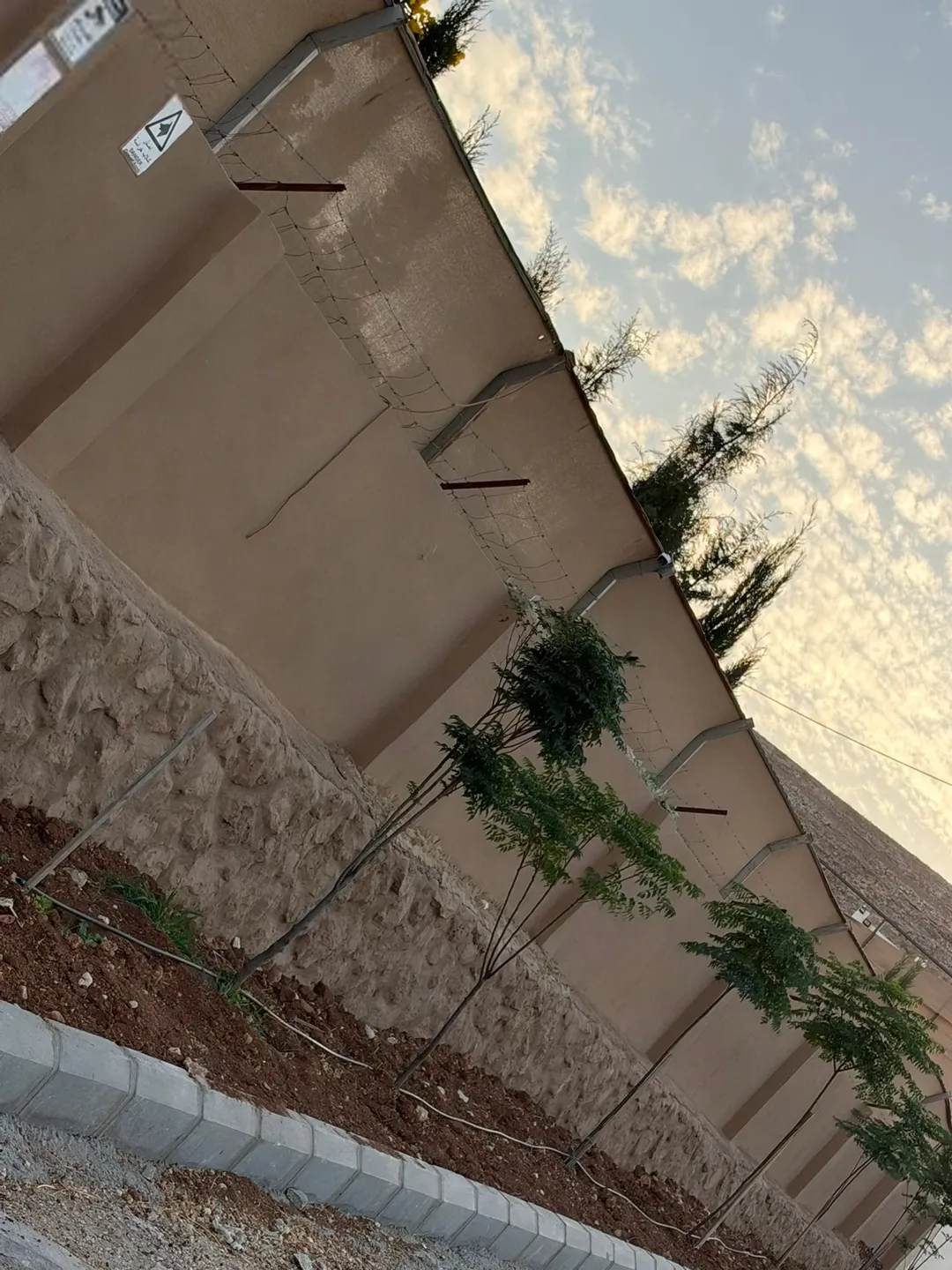 مزرعة حديثة وجديدة للبيع