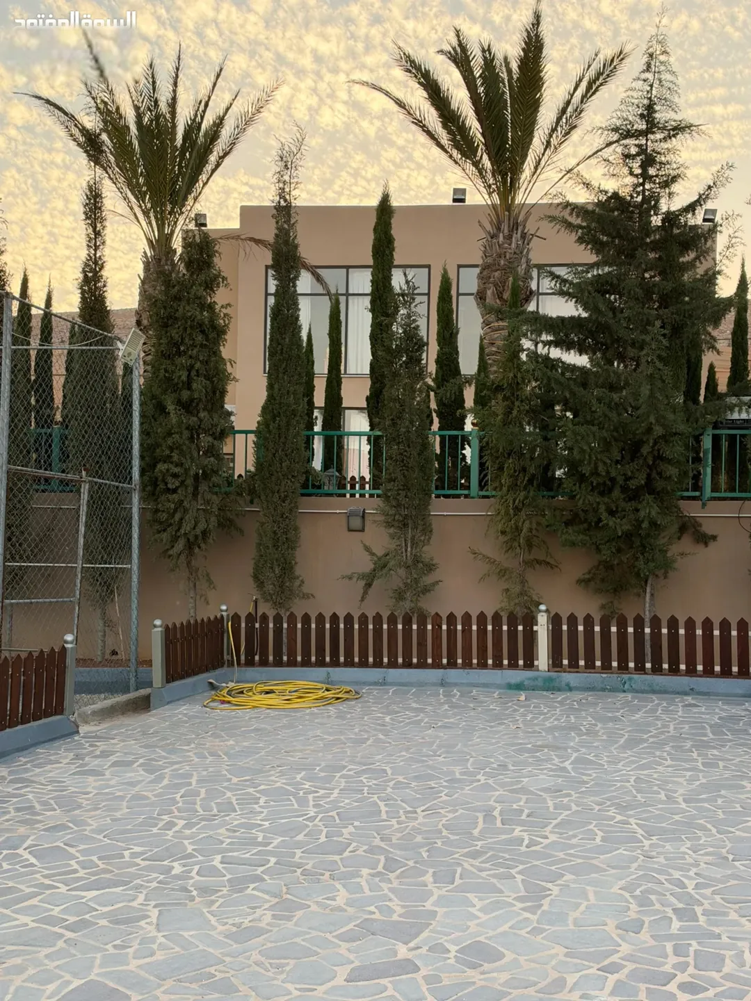 مزرعة حديثة وجديدة للبيع