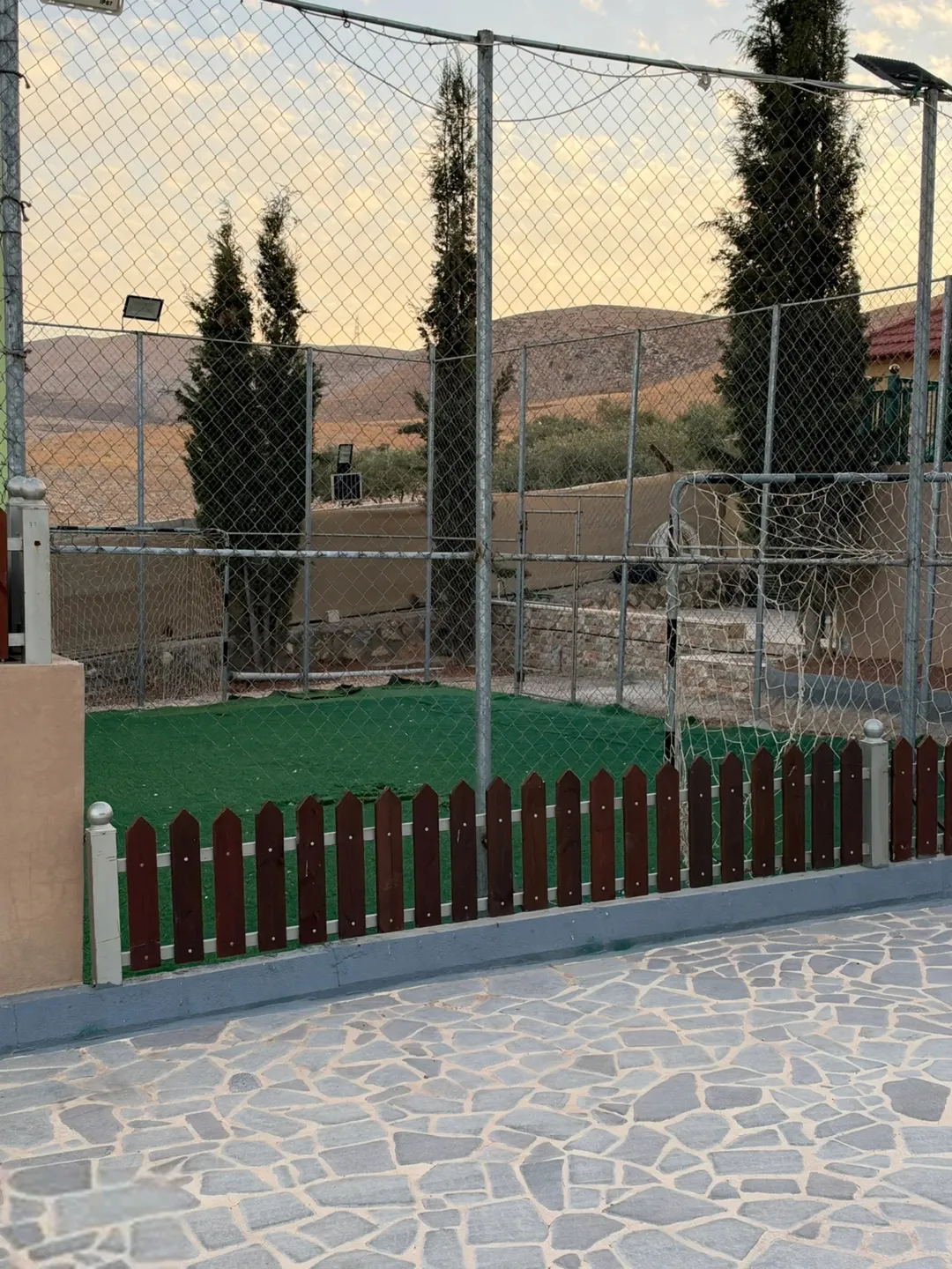 مزرعة حديثة وجديدة للبيع