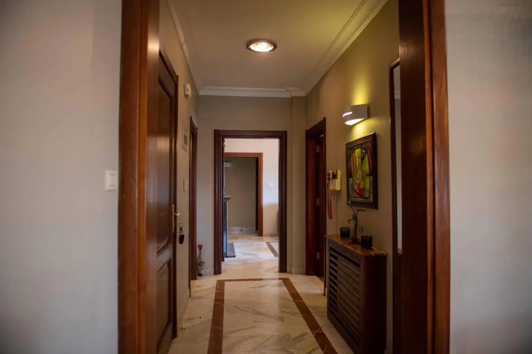 شقه تشطيبات مميزه مساحة 180 m2 في السابع قرب كوزمو