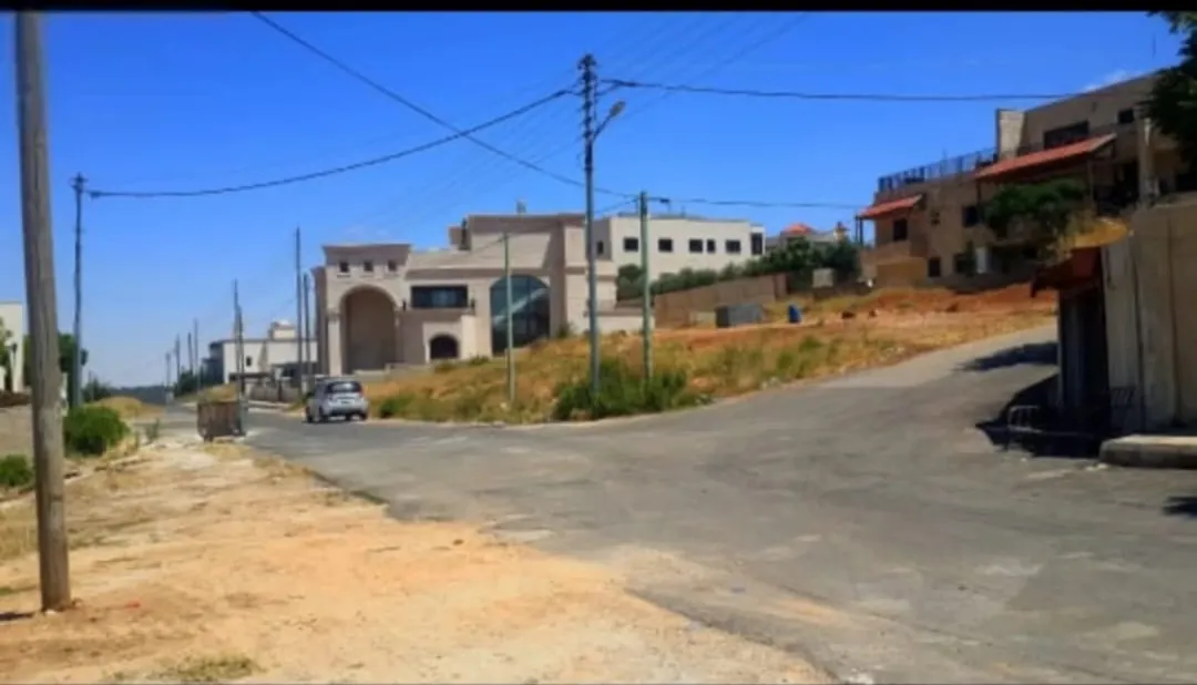 قطعة أرض سكنية مميزة للبيع في مرج الحمام – حوض الحويطي